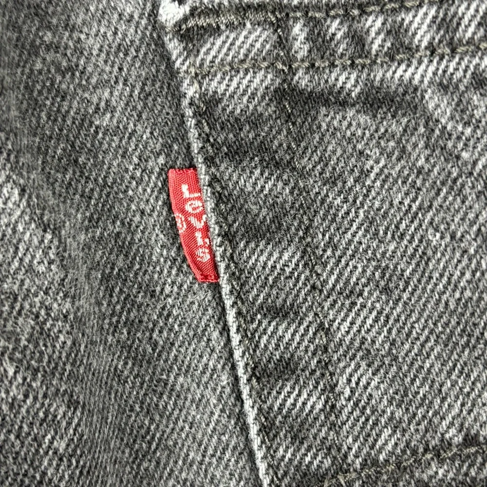 Levi's 550 Jeans Mens 38X32‎ Black Relaxed Fit Straight Distressed (Fit 38x30)